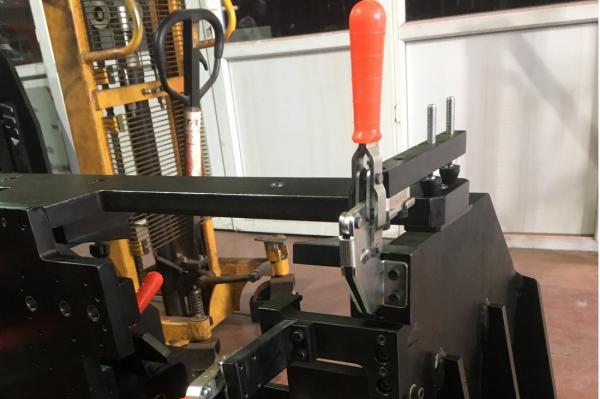 TOGGLE CLAMP 1210 UFA