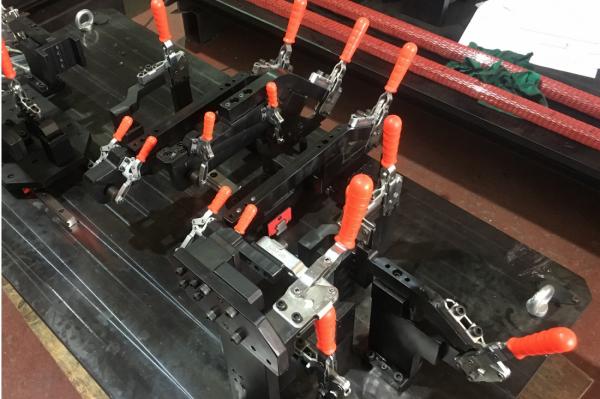 TOGGLE CLAMP 1207 UD